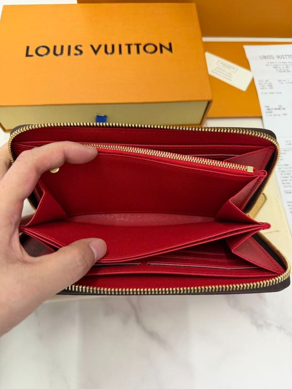 Louis Vuitton Zippy Wallet - Picture 12 of 16